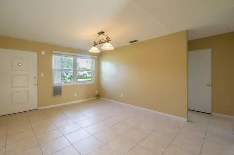 9 Tropical Dr, Ormond Beach, FL 32176 photo 5
