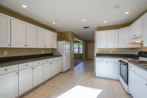9 Tropical Dr, Ormond Beach, FL 32176 photo 8