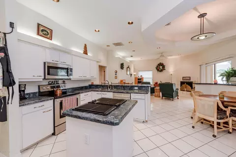 6 Seabridge Dr, Ormond Beach, FL 32176 photo 4