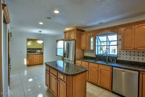 73 Sandcastle Dr, Ormond Beach, FL 32176 photo 8