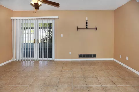 33 Plaza Dr, Ormond Beach, FL 32176 photo 7
