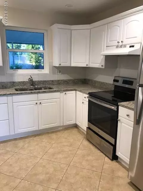 159 Laurie Dr, Ormond Beach, FL 32176 photo 3