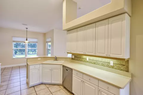 22 Waterbluff Dr, Ormond Beach, FL 32174 photo 12
