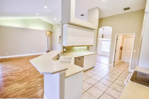 22 Waterbluff Dr, Ormond Beach, FL 32174 photo 9