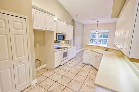 22 Waterbluff Dr, Ormond Beach, FL 32174 photo 11
