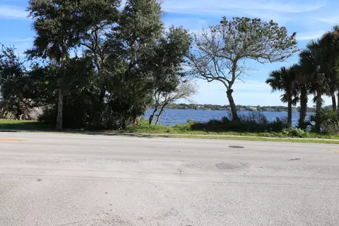 65 Live Oak Ave, Ormond Beach, FL 32174 photo 3