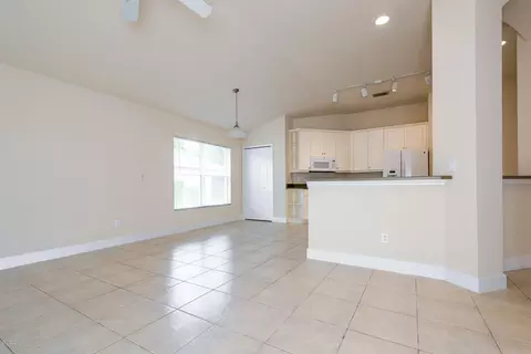1256 Crown Pointe Ln, Ormond Beach, FL 32174 photo 11