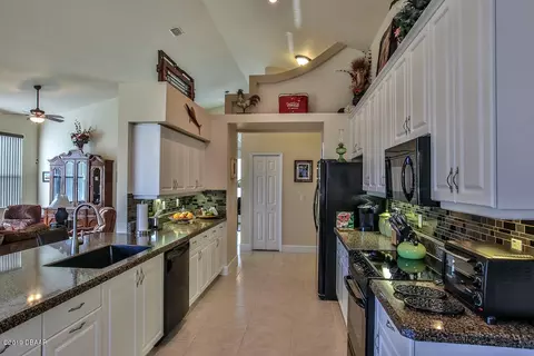1279 Royal Pointe Ln, Ormond Beach, FL 32174 photo 4