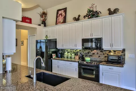 1279 Royal Pointe Ln, Ormond Beach, FL 32174 photo 5