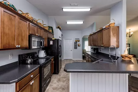 3208 Tamarind Dr, Edgewater, FL 32141 photo 6