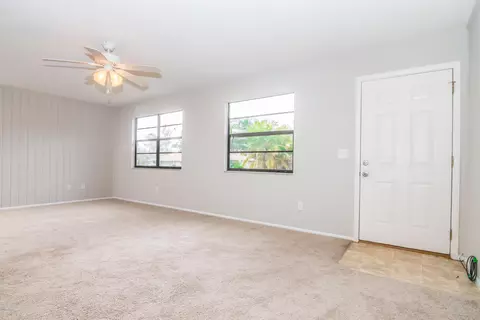 2939 Yule Tree Dr, Edgewater, FL 32141 photo 2