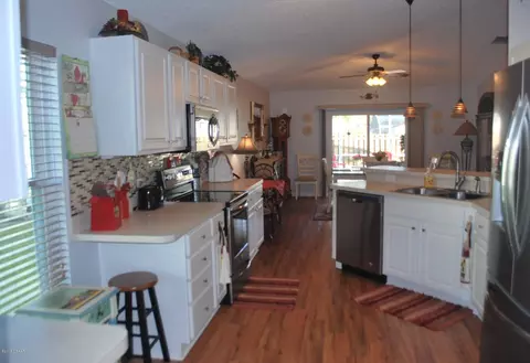201 Tree Branch Ln, Edgewater, FL 32141 photo 3