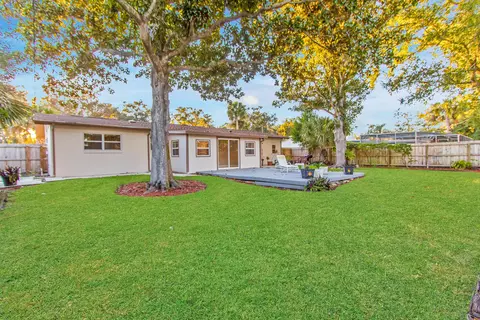 913 Woodmere Cir, Ormond Beach, FL 32174 photo 3