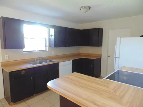 3424 Juniper Dr, Edgewater, FL 32141 photo 4