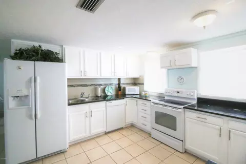 7 Ocean Breeze Cir, Ormond Beach, FL 32176 photo 2
