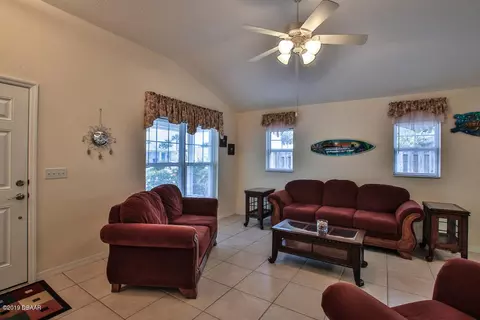 25 Seabreeze Dr, Ormond Beach, FL 32176 photo 4