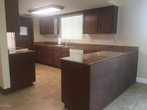 94 Warwick Ave, Ormond Beach, FL 32174 photo 9