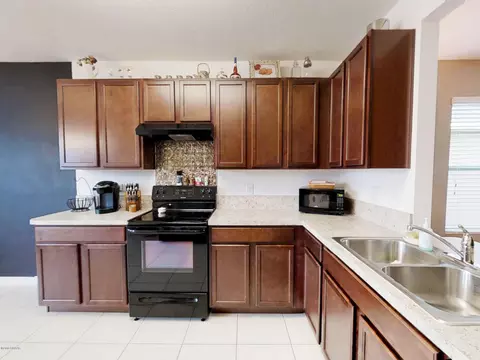 528 Safe Harbor Dr, Edgewater, FL 32141 photo 3