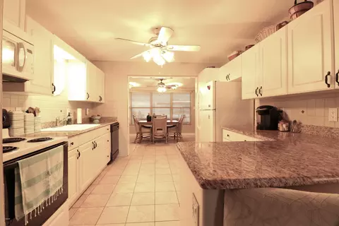 18 Camellia Dr, Ormond Beach, FL 32176 photo 4