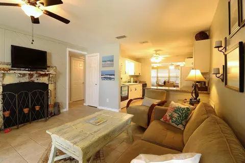 18 Camellia Dr, Ormond Beach, FL 32176 photo 2