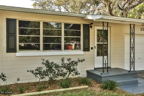 216 Putnam Ave, Ormond Beach, FL 32174 photo 2