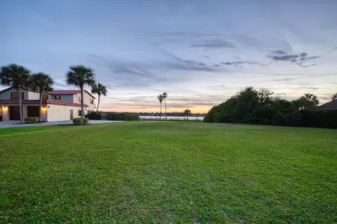 640 John Anderson Dr, Ormond Beach, FL 32176 photo 4