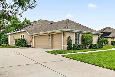 983 Stone Lake Dr, Ormond Beach, FL 32174 photo 2