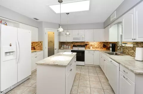 1330 Queen Palm Dr, Edgewater, FL 32132 photo 19