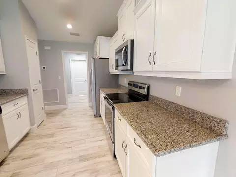 2507 Queen Palm Dr, Edgewater, FL 32141 photo 9