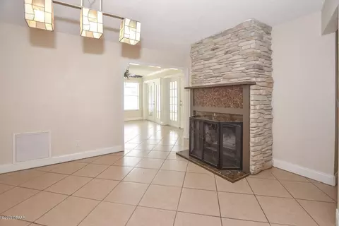 1267 Vanderbilt Dr, Ormond Beach, FL 32174 photo 9