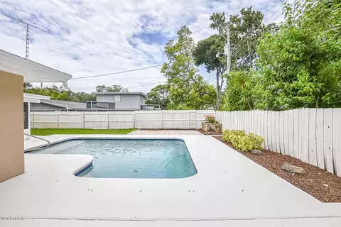 1267 Vanderbilt Dr, Ormond Beach, FL 32174 photo 2