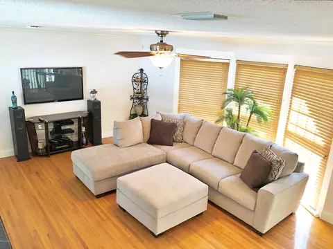 4 Pebble Beach Dr, Ormond Beach, FL 32174 photo 7