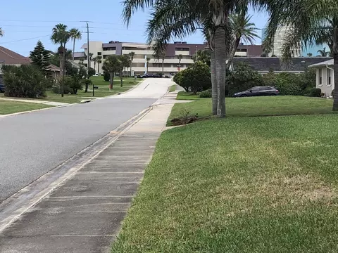 957 Lynn Cir, Ormond Beach, FL 32176 photo 6