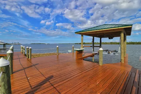 914 S Riverside Dr, Edgewater, FL 32132 photo 3