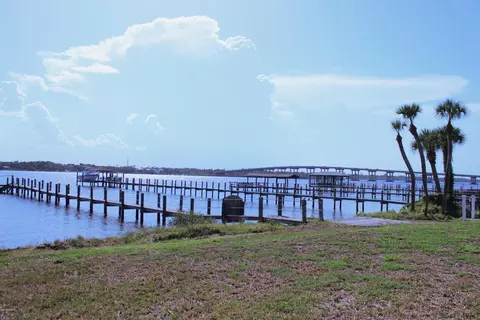 192 Riverside Dr, Ormond Beach, FL 32176 photo 2