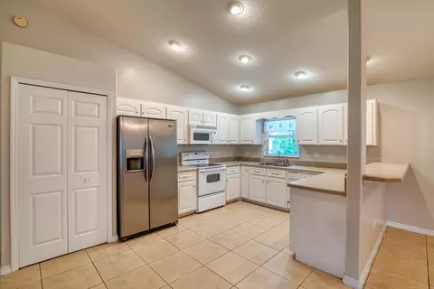 2210 Juniper Dr, Edgewater, FL 32141 photo 8