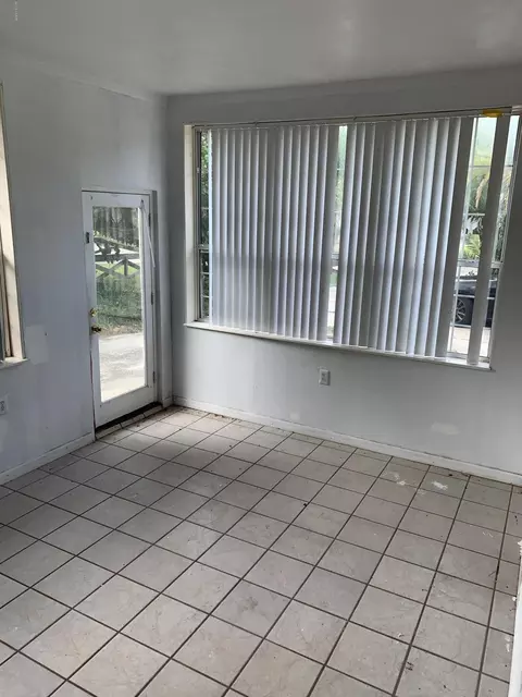 542 S Ridgewood Ave, Ormond Beach, FL 32174 photo 8