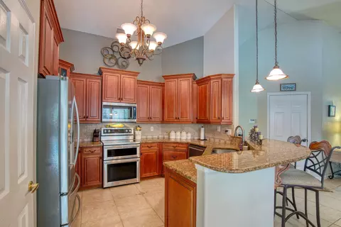 37 Lakebluff Dr, Ormond Beach, FL 32174 photo 17