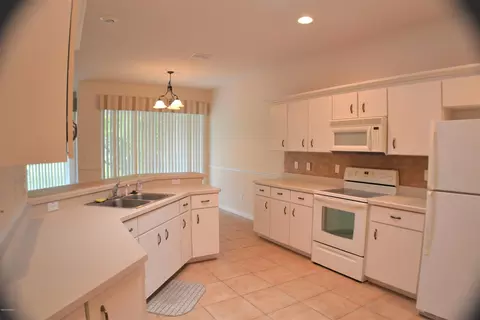 98 Lakebluff Dr, Ormond Beach, FL 32174 photo 3