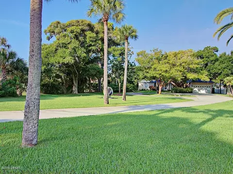 596 Riverside Dr, Ormond Beach, FL 32176 photo 2