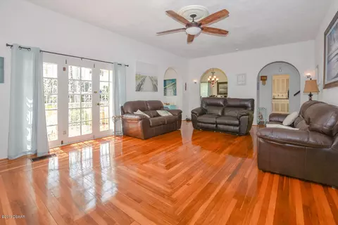 541 Riverside Dr, Ormond Beach, FL 32176 photo 9