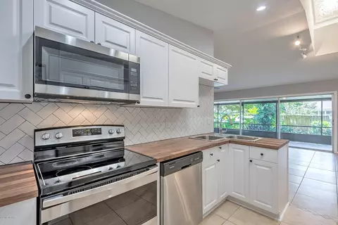 3032 Needle Palm Dr, Edgewater, FL 32141 photo 6