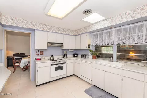 190 Ocean Ter, Ormond Beach, FL 32176 photo 14