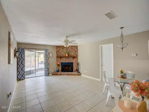 10 Laurel Oaks Cir, Ormond Beach, FL 32174 photo 2