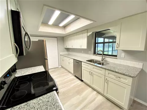 413 Sea Hawk Ct, Edgewater, FL 32141 photo 4