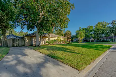900 Brookside Dr, Ormond Beach, FL 32174 photo 4