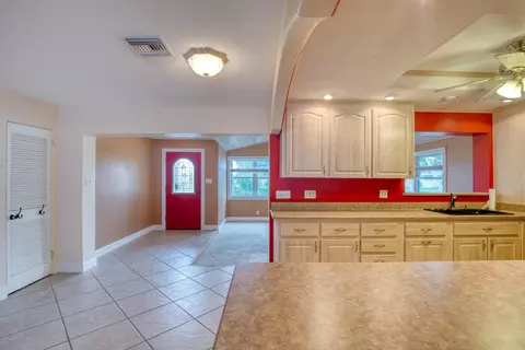 147 Ocean Ter, Ormond Beach, FL 32176 photo 9