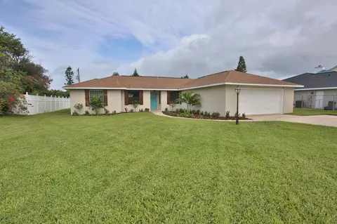 121 Mariners Dr, Ormond Beach, FL 32176 photo 2
