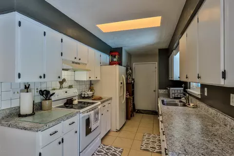 2322 Evergreen Dr, Edgewater, FL 32141 photo 9