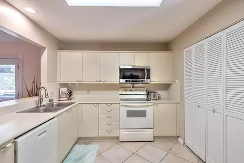24 Treetop Cir, Ormond Beach, FL 32174 photo 13